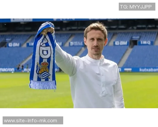 扬库托谈儿子对多特的热爱与梦想希望他能在球队中展现自我 扬库托谈儿子对多特的热爱与梦想希望他能在球队中展现自我